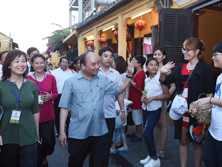 Thủ tướng đi công tác địa phương Không kéo đoàn dài tháp tùng