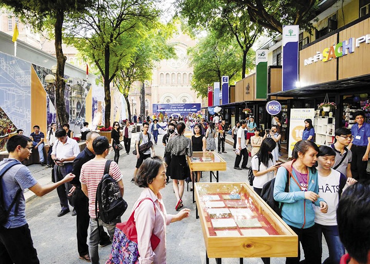Đường sách - nơi giao lưu văn hóa của người dân TP HCM