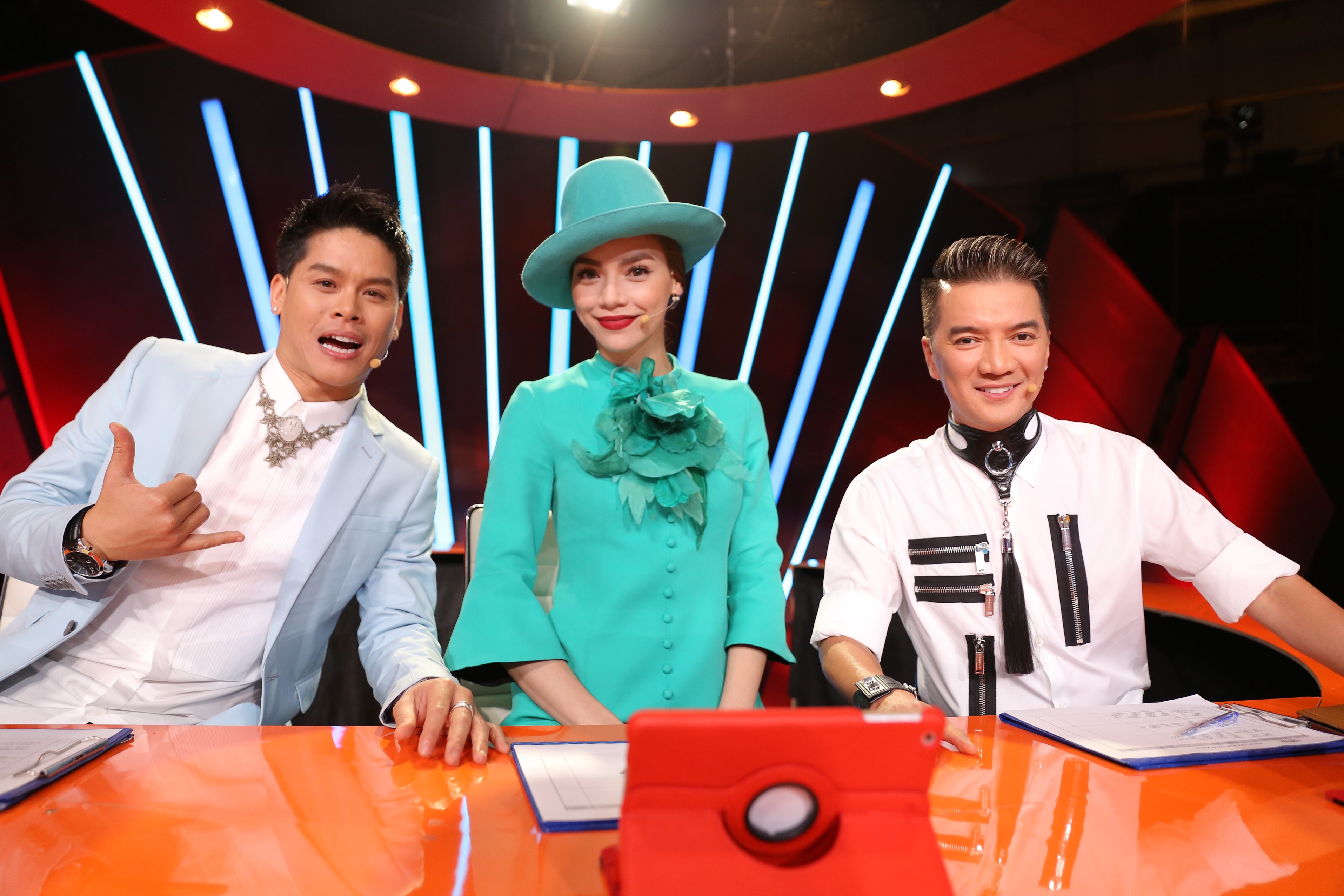 Ca sĩ Đàm Vĩnh Hưng sẽ ngồi ghế ban giám khảo cùng Hồ Ngọc Hà và John Huy Trần