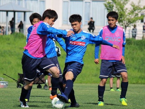 Công Phượng solo ghi bàn tuyệt đẹp ở Nhật Bản