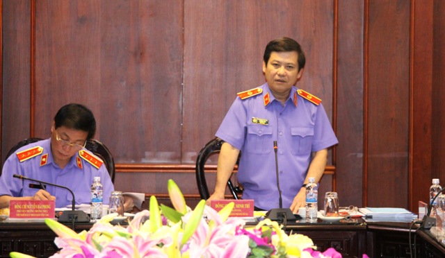Đồng chí Lê Minh Trí, Ủy viên Trung ương Đảng, Viện trưởng VKSNDTC phát biểu tại cuộc họp
