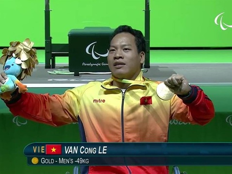 Lực sĩ Lê Văn Công giành HCV Paralympic 2016, phá kỷ lục thế giới