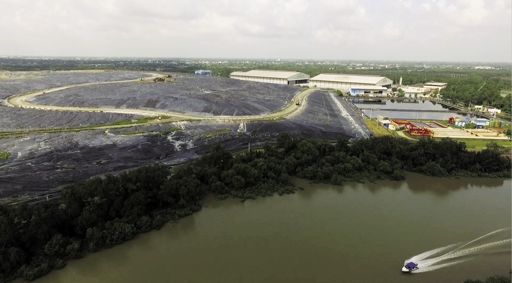 Vua rác David Dương thách thức dư luận phát hiện mùi hôi thối