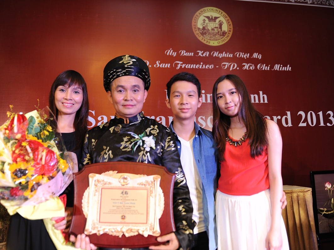 Xuân Hinh  Tôi muốn bữa tiệc 40 năm của mình thật thịnh soạn