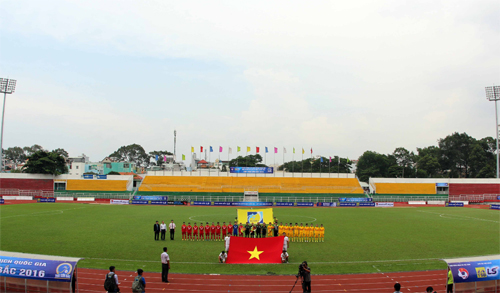  Những khán đài trống trơn ở sân Thống Nhất. Ảnh: Đông Huyền.