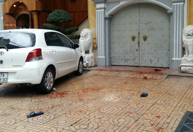 Chém nhau kinh hoàng tại quán bar, 3 người trọng thương