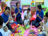 Tân Hiệp Phát tặng quà Trung thu cho 1000 trẻ em mắc bệnh hiểm nghèo