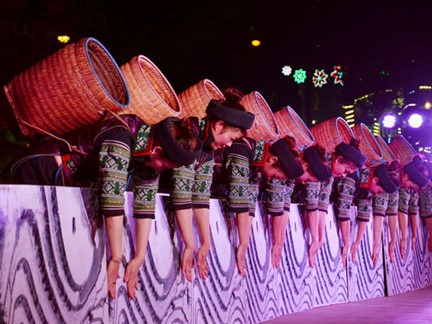 Lào Cai trăn trở làm sân khấu bán sử thi cho Ngày hội Tây Bắc