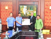 Lãnh đạo VKSNDTC làm việc với Đoàn Học viện hỗ trợ pháp luật và chuyên ngành nhà nước Lúc-xăm-bua và VKSNDTC Lào