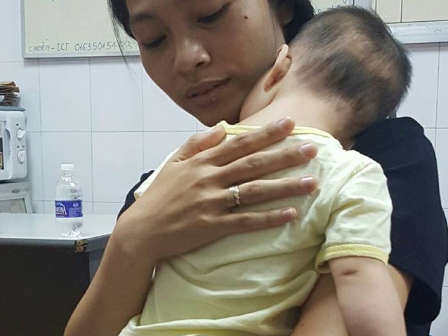 Mắc hội chứng hiếm gặp, cậu bé 1 tuổi khóc như tiếng mèo kêu