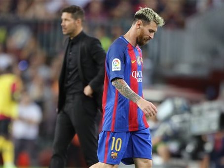 Rách cơ háng, Messi lỡ hẹn với cuộc tái ngộ Guardiola