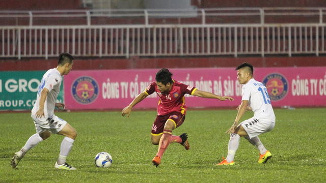 V-League thủng lưới từ khán đài