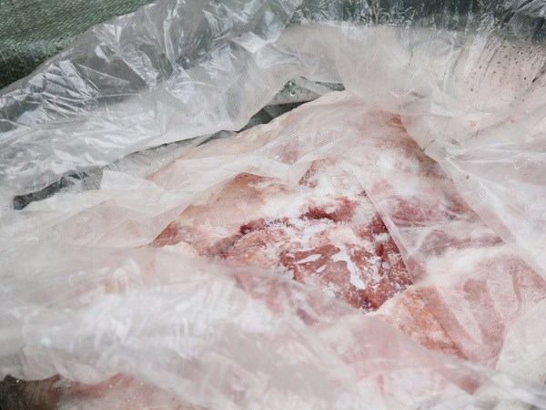 Bình Phước phát hiện và tiêu hủy số lượng lớn thịt hôi thối