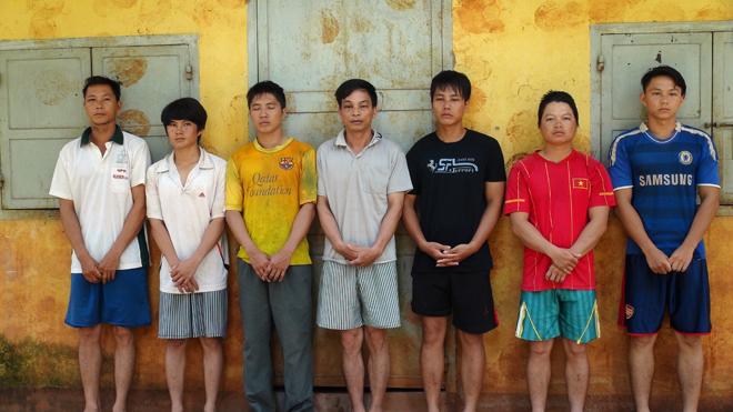 Khởi tố 3 đối tượng đâm, ném đá cán bộ Công an