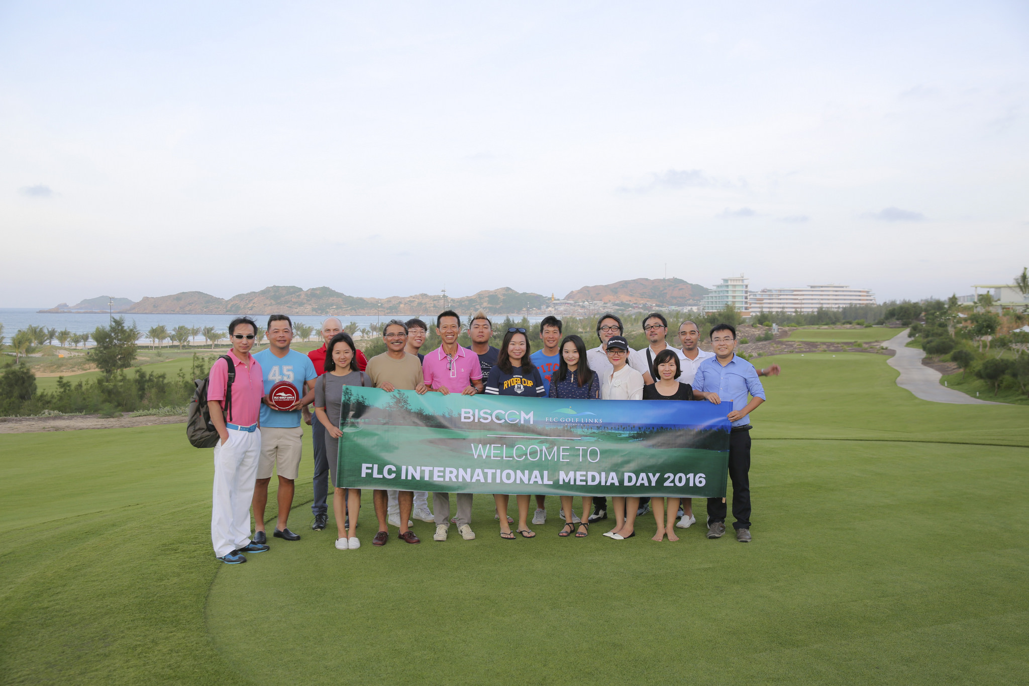 Đoàn chuyên gia, nhà báo quốc tế đến khảo sát tại FLC Quy Nhơn Golf Links