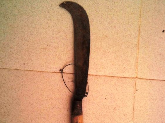 Giận vợ, chồng dùng rựa chém vợ tử vong