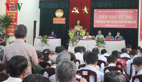  Đoàn Đại biểu Quốc hội Đà Nẵng tiếp xúc cử tri.