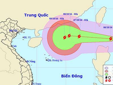 Bão mạnh cấp 8 gần biển Đông