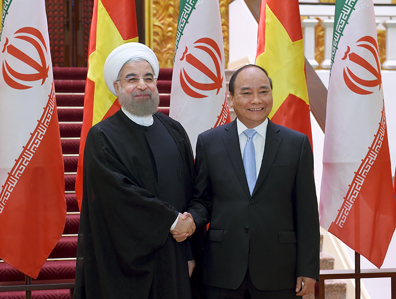 Thủ tướng Nguyễn Xuân Phúc hội kiến Tổng thống Iran Hassan Rouhan