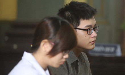 Nam sinh giết bạn đồng tính chặt xác rúng động Sài Gòn hầu tòa