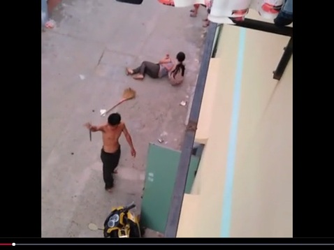 Mâu thuẫn lúc say xỉn, chồng lấy dao cứa cổ vợ