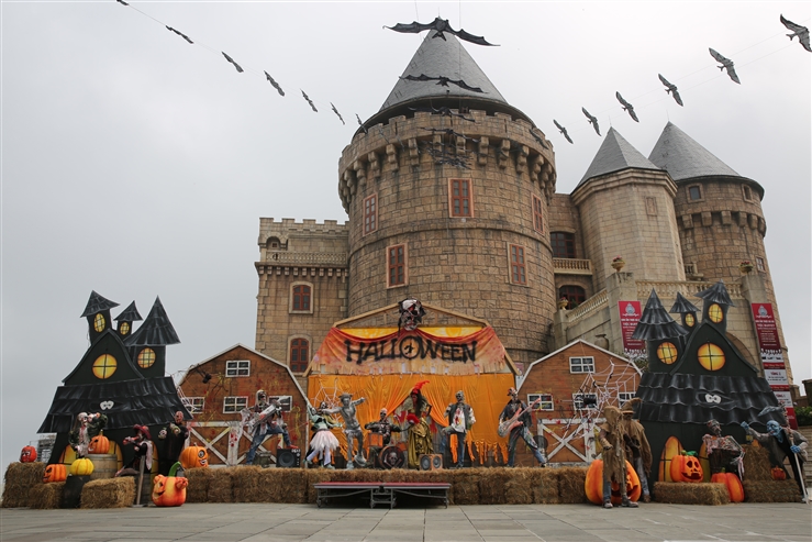 Bà Nà Hills huyền bí trong lễ hội Halloween 2016