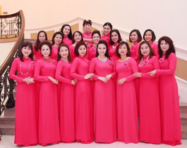 Các thành viên của CLB phụ nữ Việt