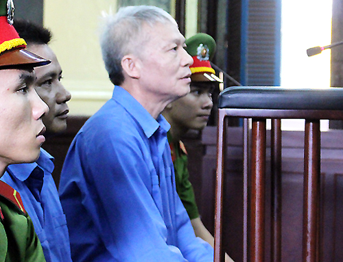 Sếp ngân hàng làm thiệt hại hơn 600 tỷ xin giảm nhẹ hình phạt