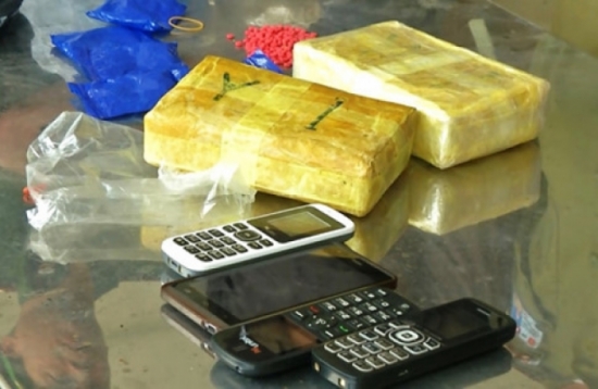 Bắt 3 đối tượng vận chuyển 13 000 viên ma túy qua biên giới