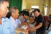 Vinamilk trực tiếp đi cứu trợ người dân vùng lũ Hà Tĩnh, Quảng Bình và ủng hộ 2 tỷ đồng tiền mặt