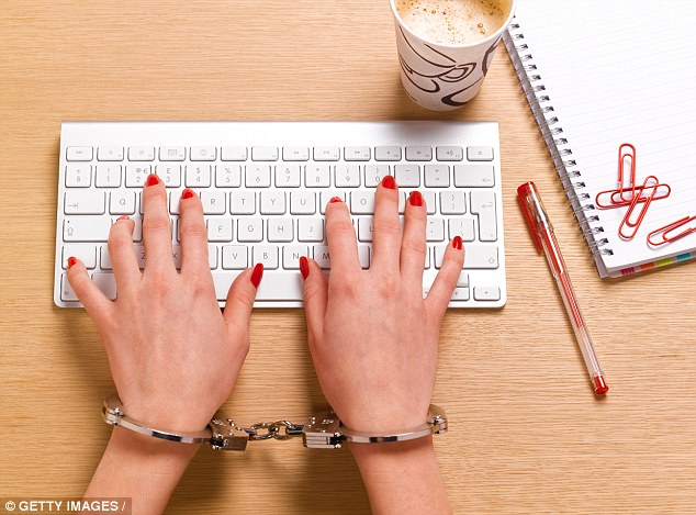 Công việc bàn giấy đang tiêu diệt bạn ra sao