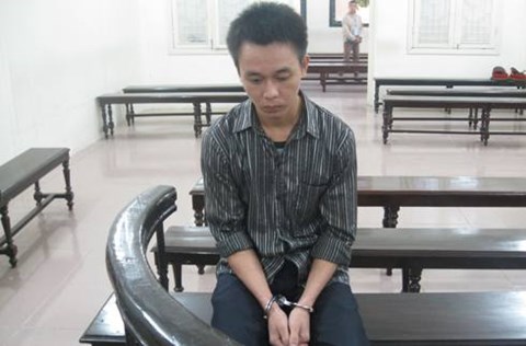 Thương tiếc con gà chiến , đâm chết bạn nhậu