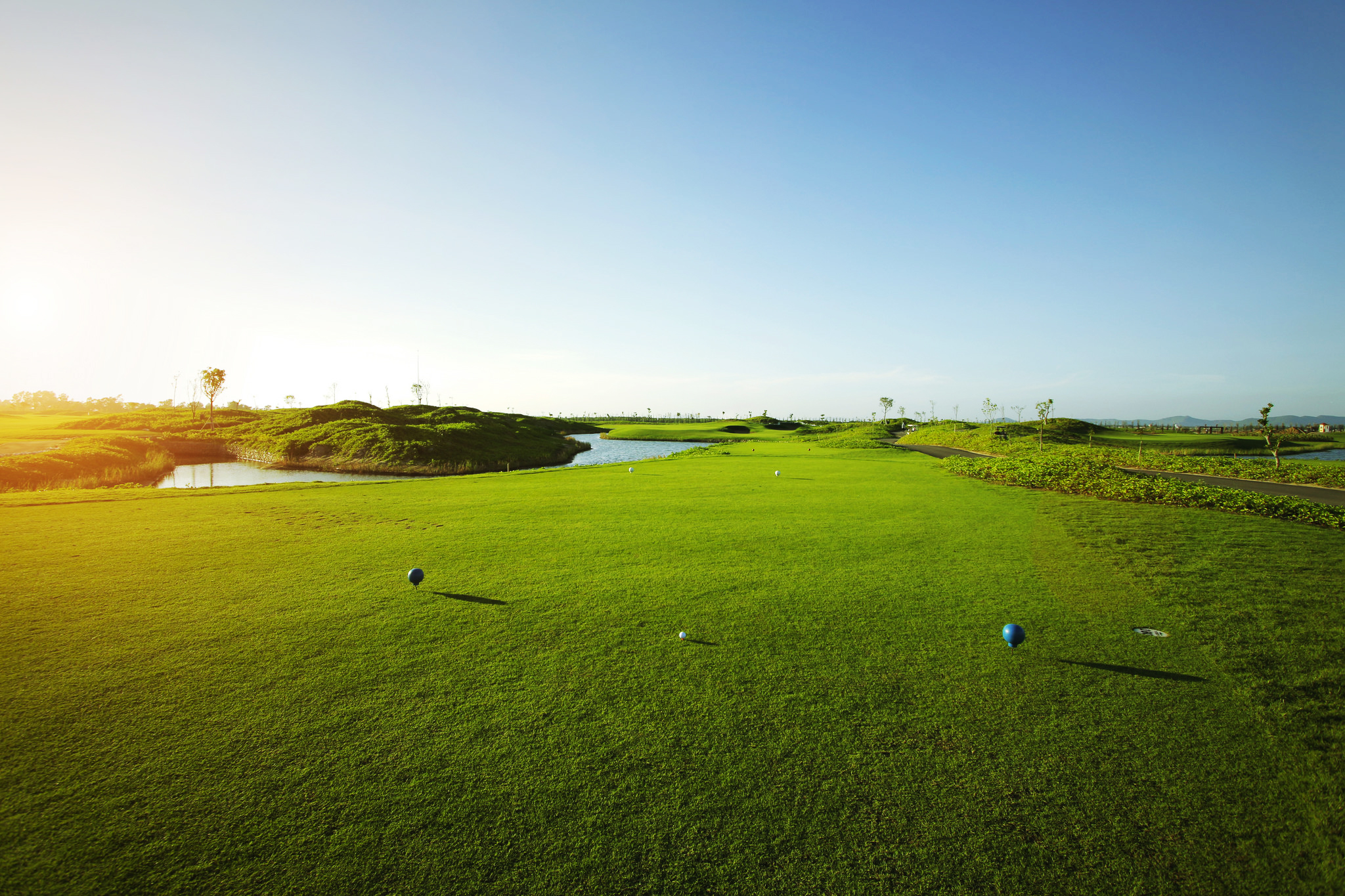 Sân FLC Sầm Sơn Golf Links - một trong hai sân golf của FLC do Nicklaus Design thiết kế, nơi vừa diễn ra giải golf nữ nghiệp dư Quốc gia 2016 và tới đây là giải Faros Golf Tournament (26-27/11)