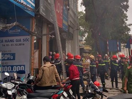 Lại xảy cháy shop thời trang 5 tầng tại Cầu Giấy