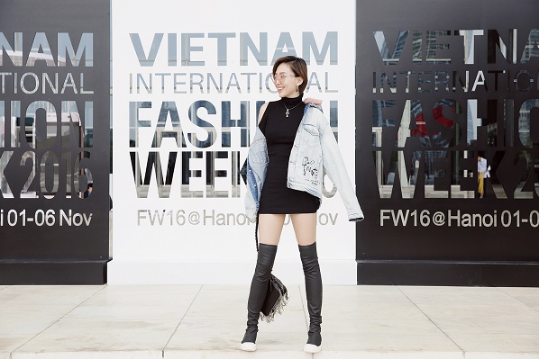 Tóc Tiên bất ngờ diện street style phong cách đến hút hồn tại VIFW 2016
