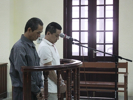 Giả làm khách đi lễ để trộm tượng Phật