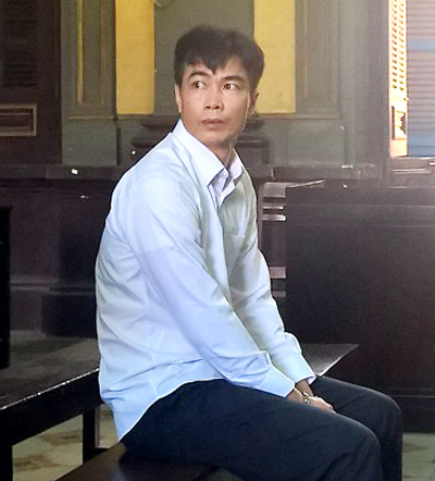 Thua bạc, người đàn ông giết bạn gái cũ cướp tài sản