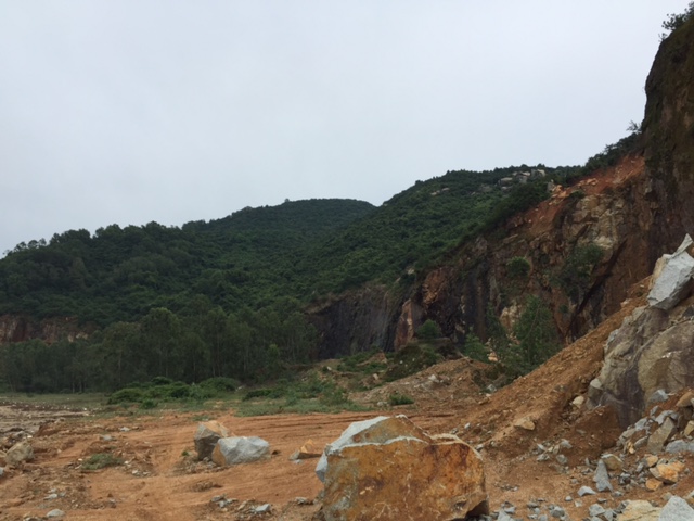  Theo giấy phép 1131/GP-UBND, diện tích mỏ của Cty được mở rộng từ 7,3 ha lên 14,3 ha.