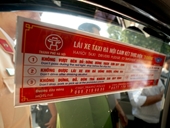 Hà Nội dán tem tài xế taxi không lấy tài sản của khách để quên