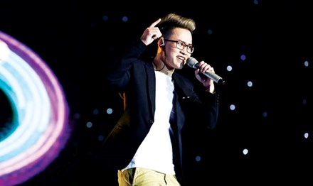 Bài hát Hay nhất nóng với thí sinh chuyển giới