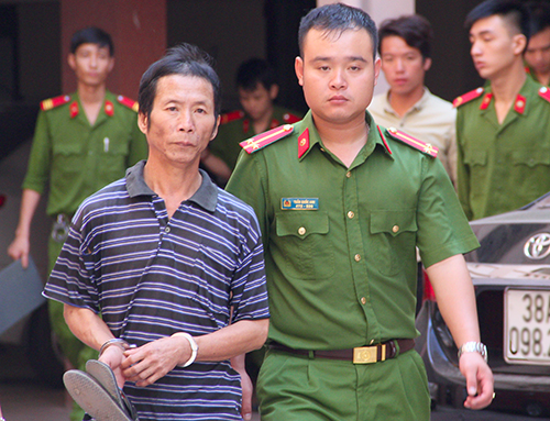 Bé 7 tuổi mưu trí thoát khỏi yêu râu xanh 52 tuổi