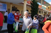 LOTTE Mart trao 600 phần quà cứu trợ cho đồng bào 2 tỉnh Hà Tĩnh, Quảng Bình