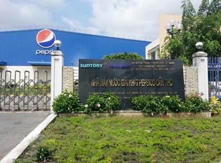 Những sản phẩm đồ uống có dán nhãn Pepsico Việt Nam nhưng không thể hiện nơi sản xuất, nhãn dán sơ sài...