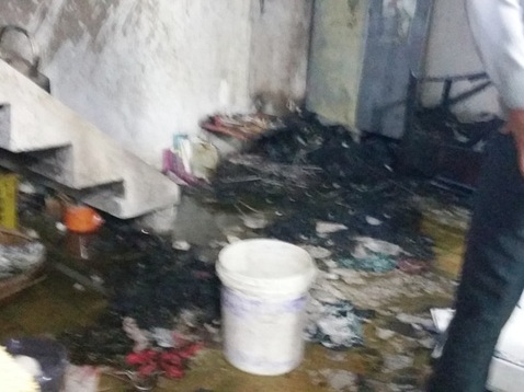 Nghi án chồng thiêu vợ trong buồng rồi tự sát