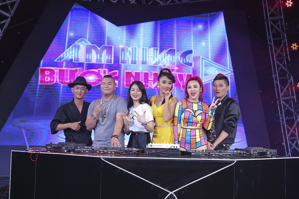 Bảo Thy cực chất với style giấu quần