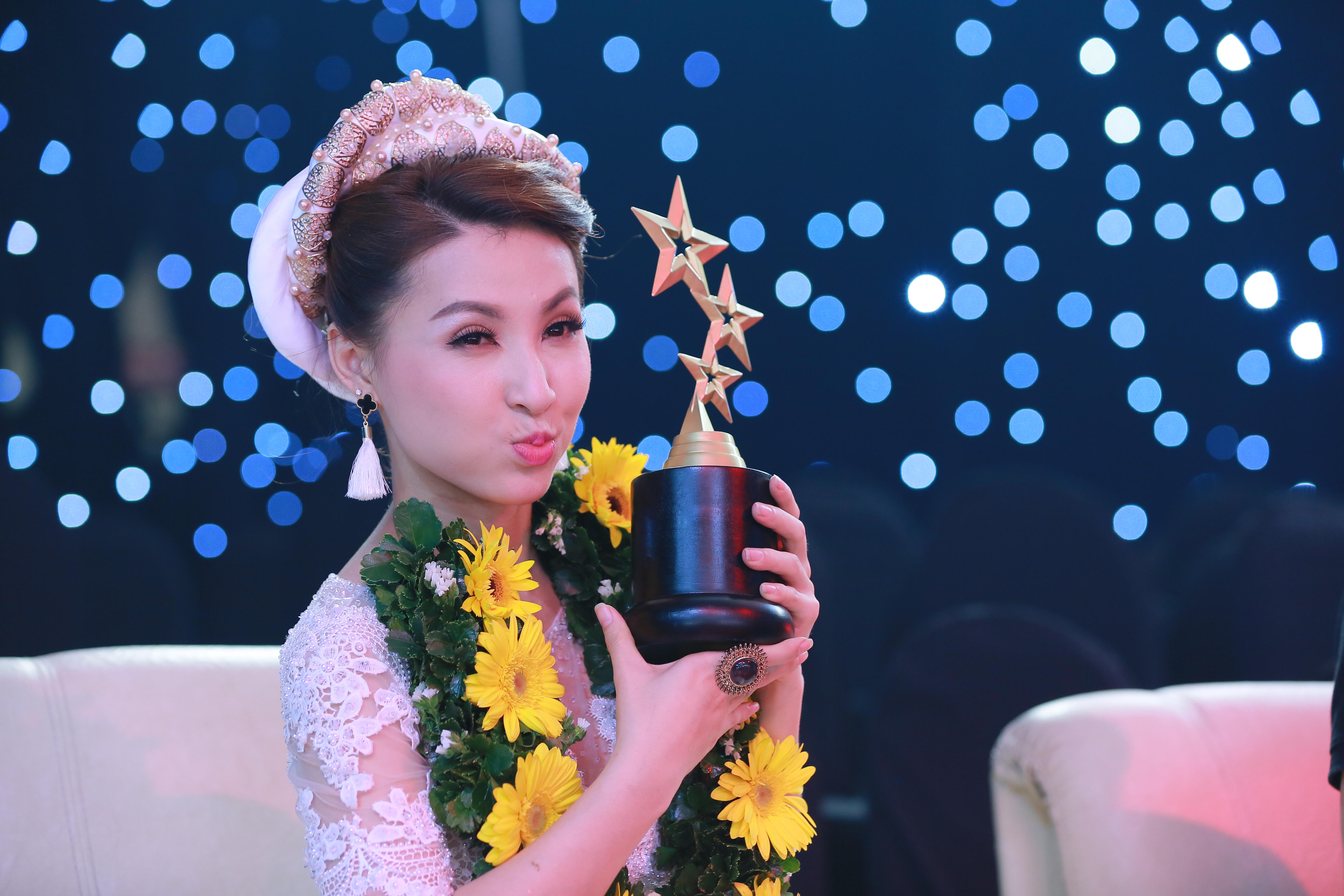 Vĩnh Thuyên Kim bất ngờ đoạt quán quân Người nghệ sĩ đa tài