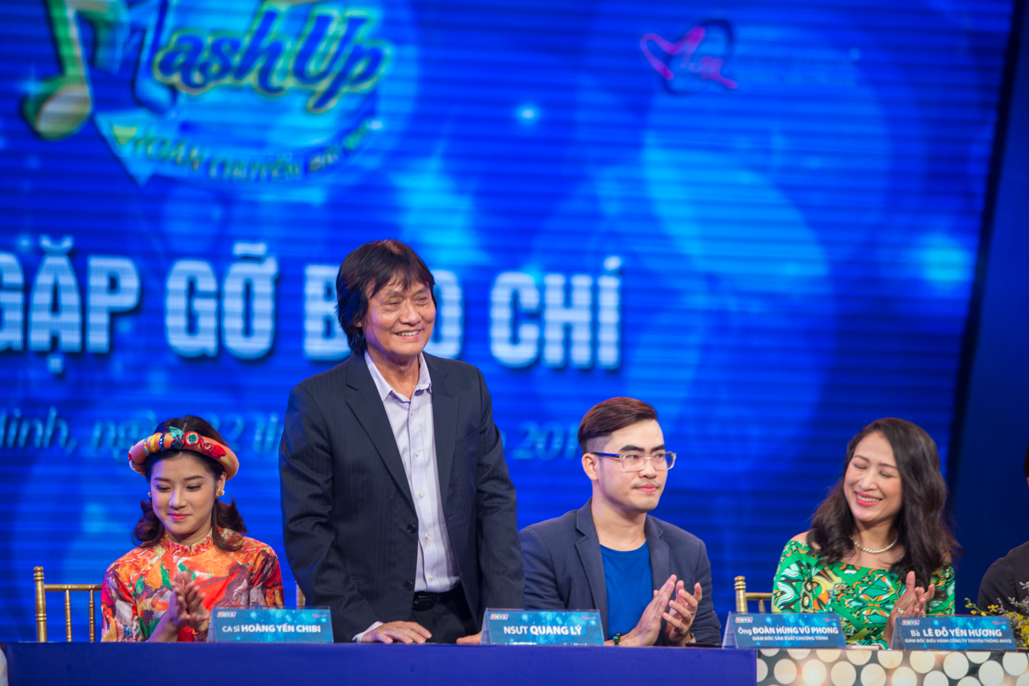 Thổn thức trước những hình ảnh chưa lên sóng của NSƯT Quang Lý