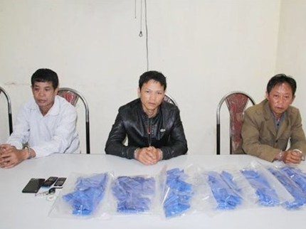 Nam thanh niên 16 tuổi tham gia vận chuyển 16 bánh heroin