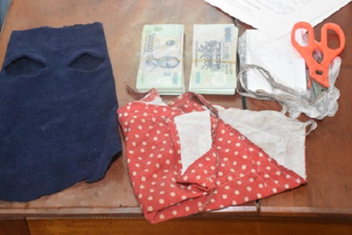 Đột nhập cướp túi tiền của cụ bà 97 tuổi