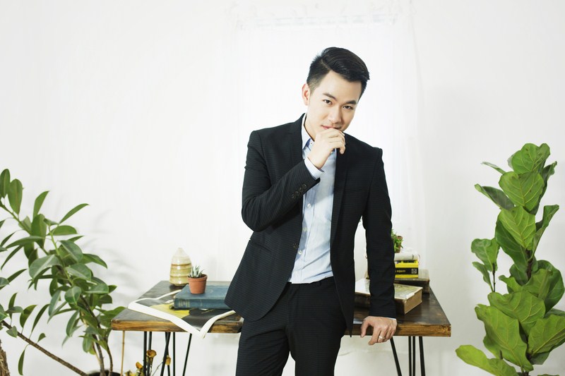 Hồ Trung Dũng ra mắt MV Yêu như ngày mới bắt đầu